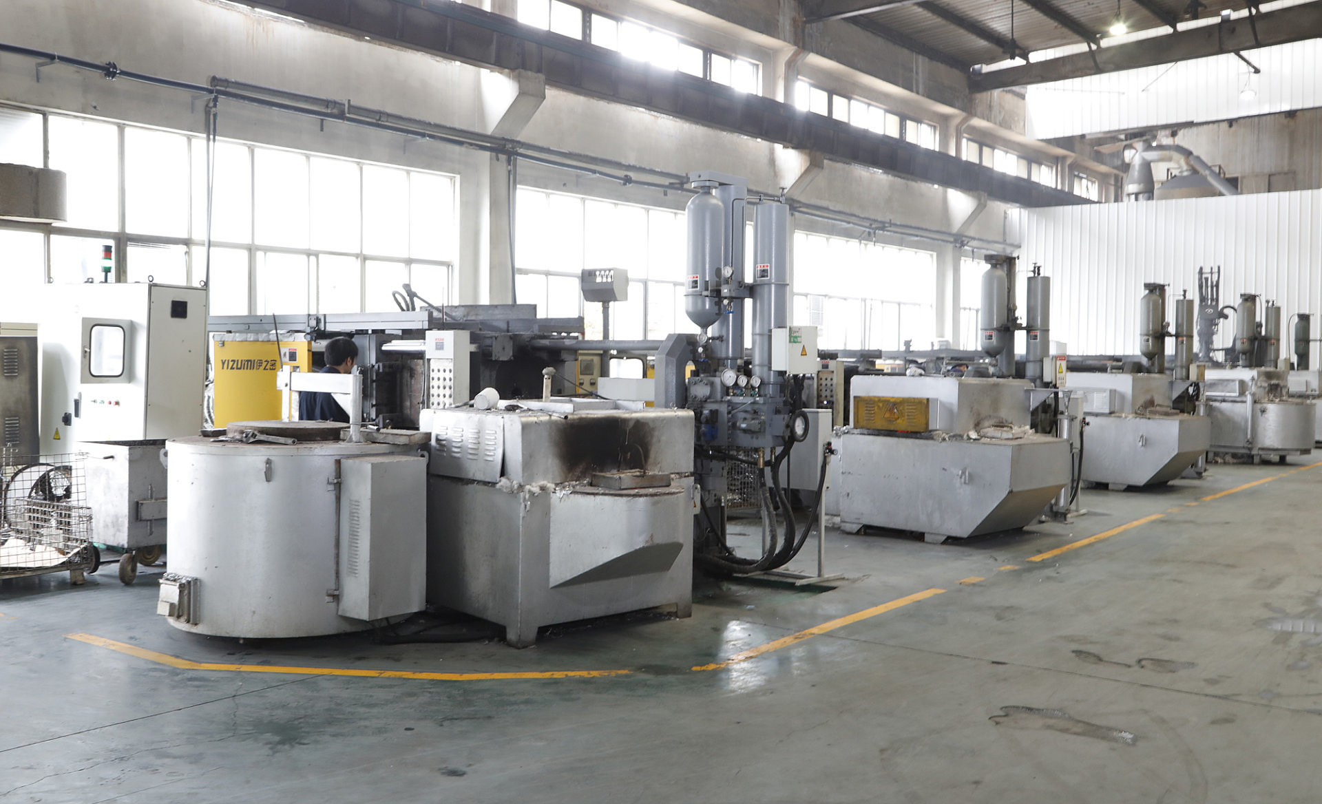 下面简单讲解一下立式加工的使用特点以及应用的注意事项